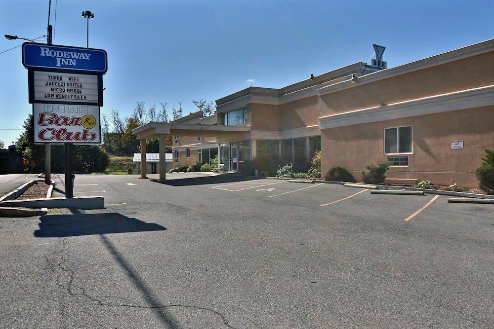 Rodeway Inn Бедфорд Екстериор снимка