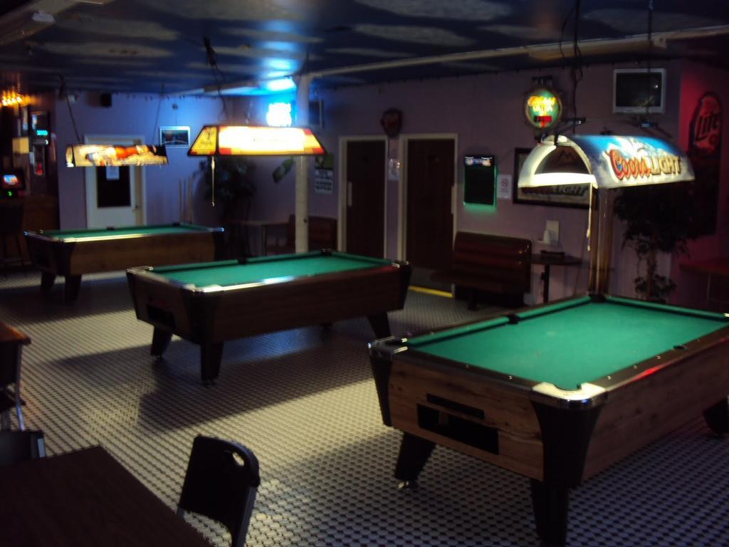 Rodeway Inn Бедфорд Екстериор снимка