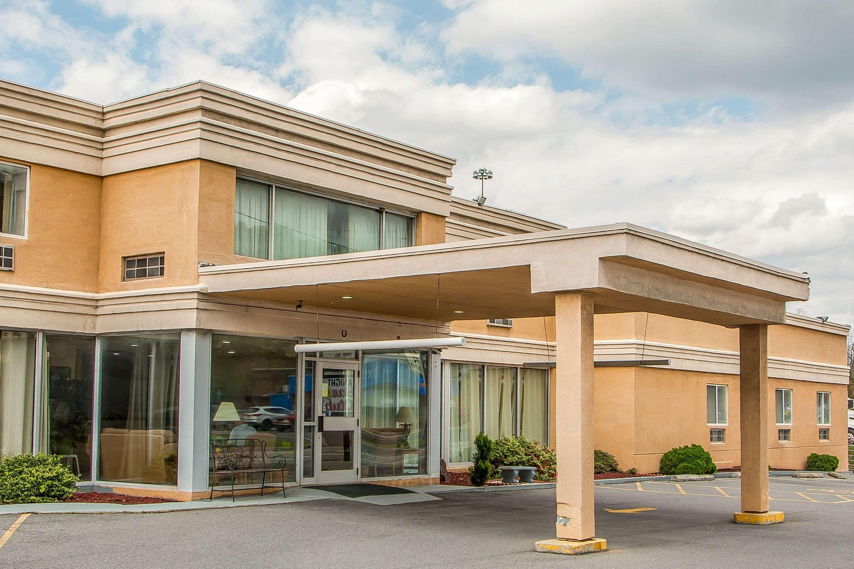 Rodeway Inn Бедфорд Екстериор снимка