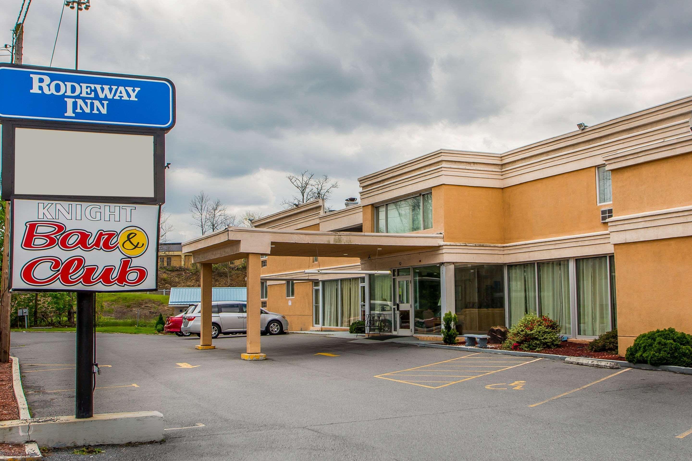 Rodeway Inn Бедфорд Екстериор снимка