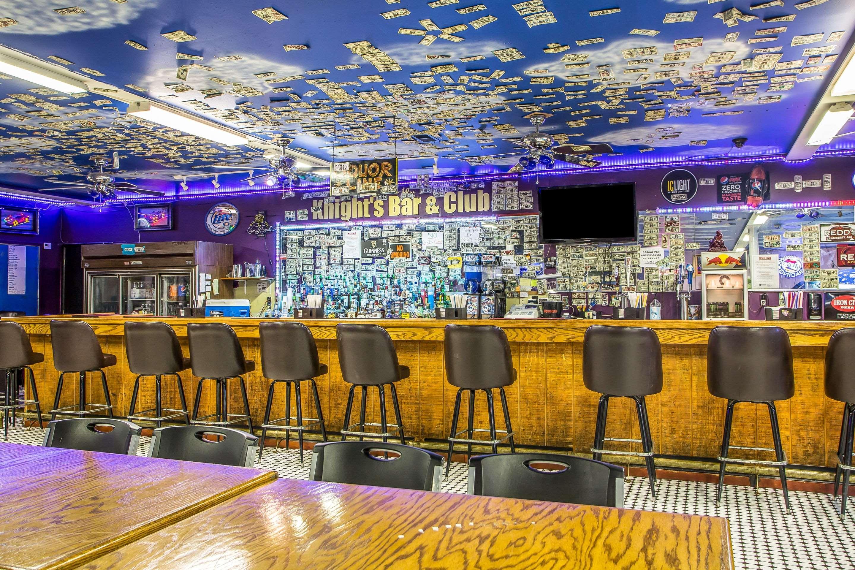 Rodeway Inn Бедфорд Екстериор снимка