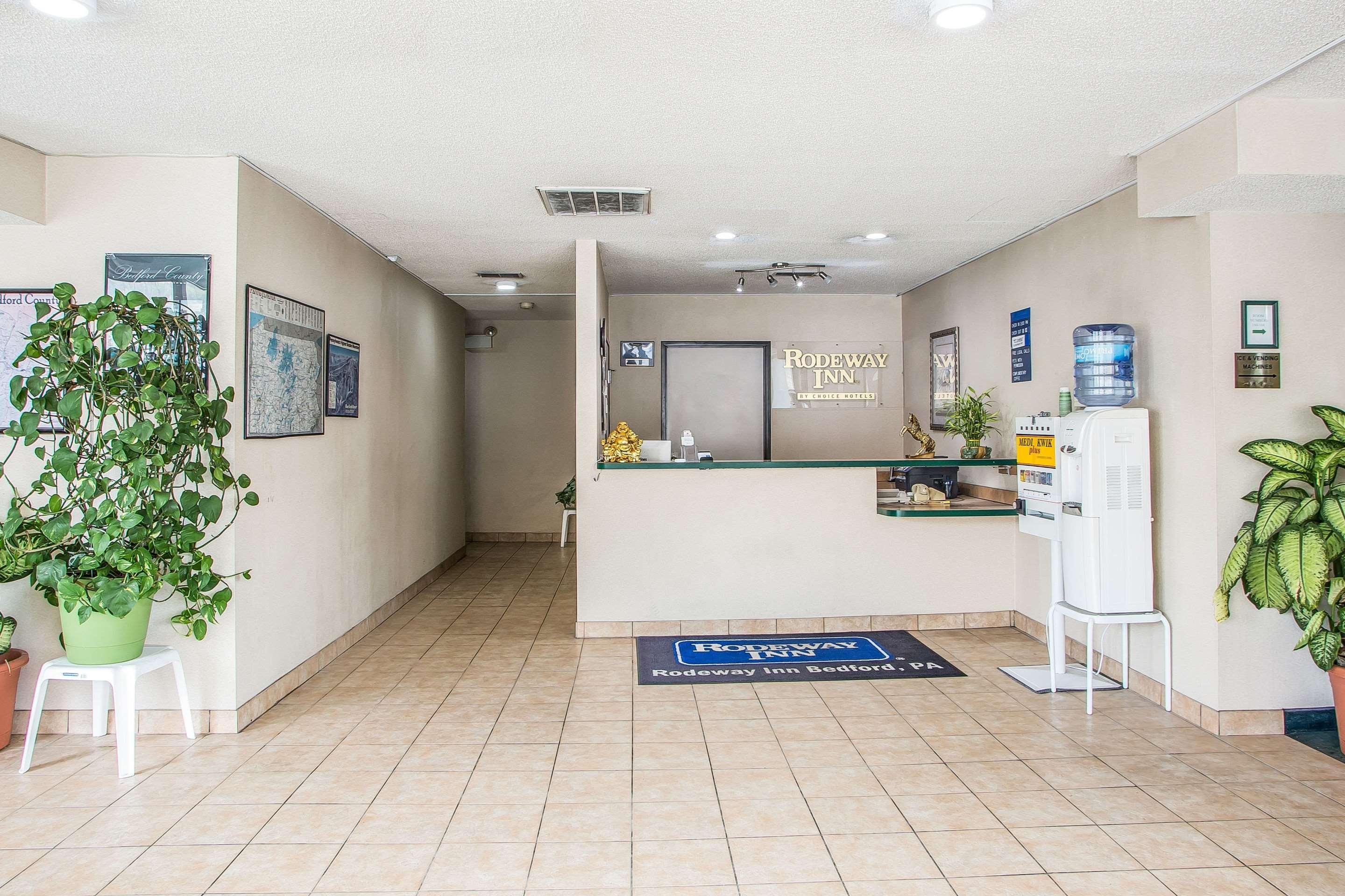 Rodeway Inn Бедфорд Екстериор снимка