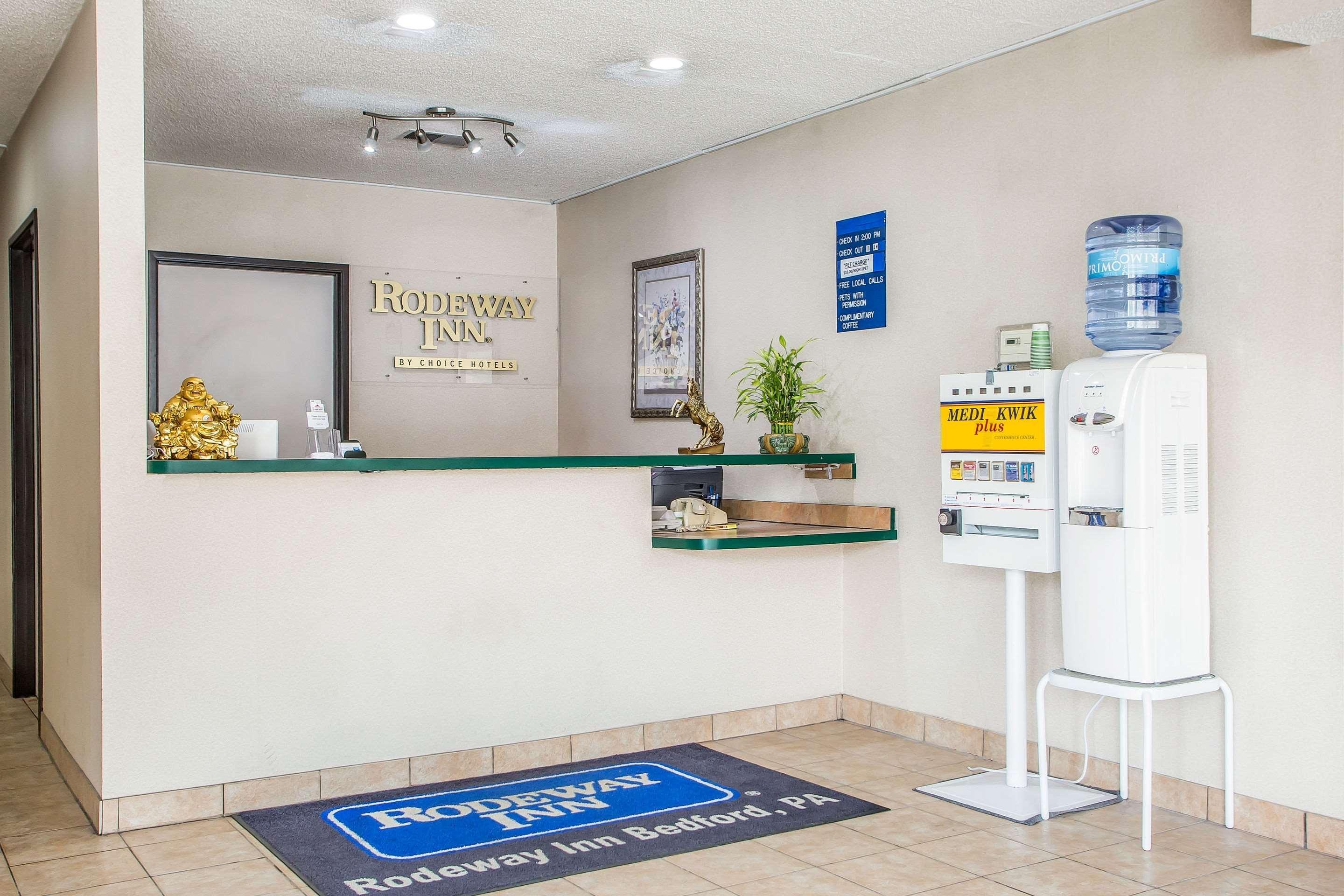 Rodeway Inn Бедфорд Екстериор снимка