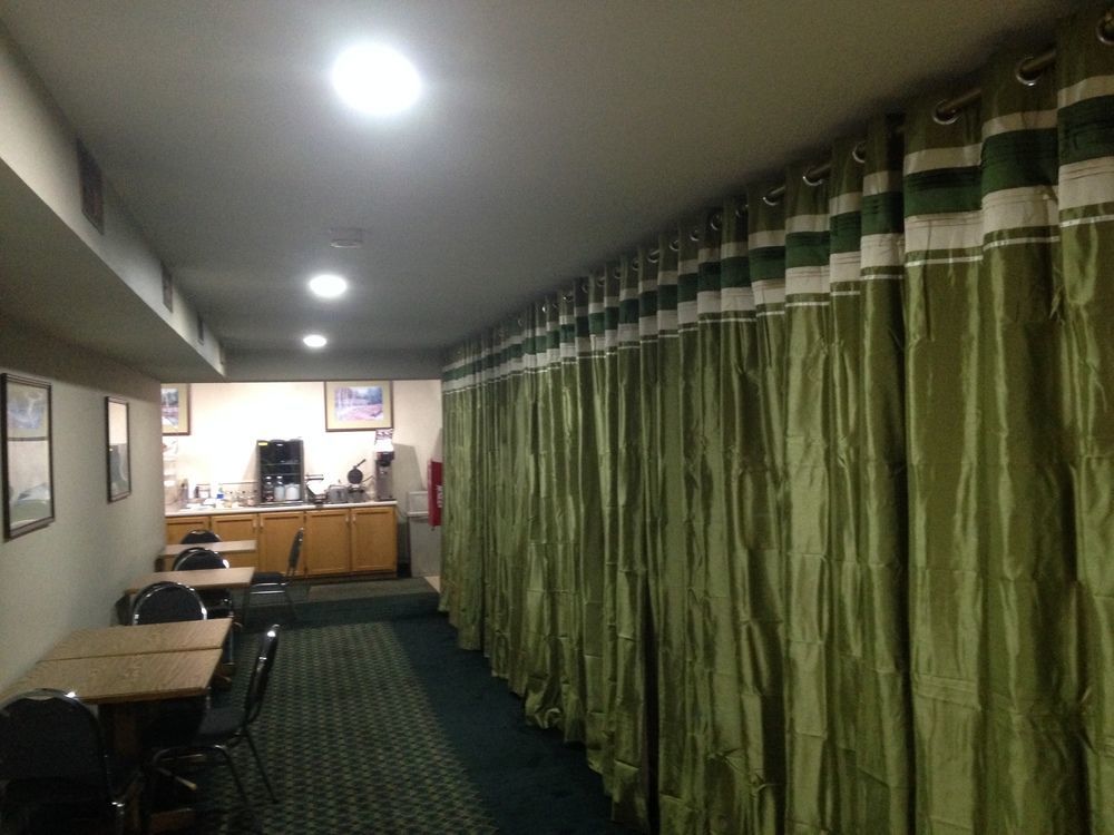 Rodeway Inn Бедфорд Екстериор снимка